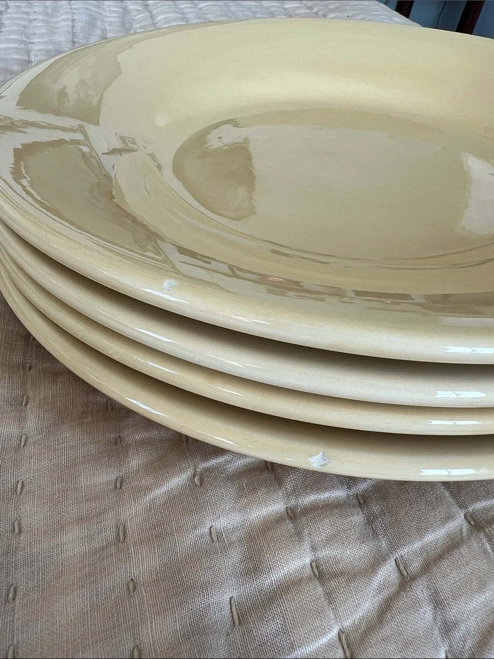 Pottery Barn Butter Yellow Glazed Sausalito Ceramic Dinner plates - Set of 4